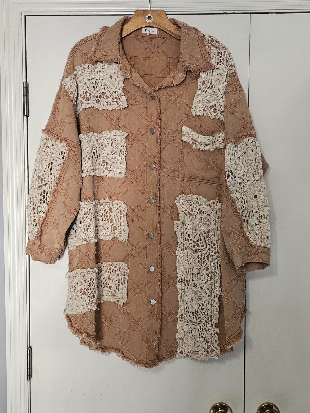 POL Boho Lace-Panel Long Sleeve Distressed Shacket in Tan Tagged S/M Very OS